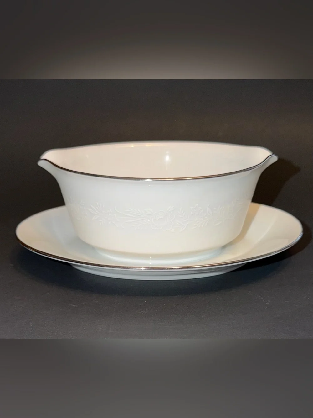 Noritake China Reina Gravy Boat 9”x7” W/ Underplate Floral‎ Platinum Rim 6450Q